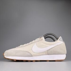 Nike Daybreak Women’s Size 8.5 White Suede Gum Running Sneakers Casual Shoes GUC